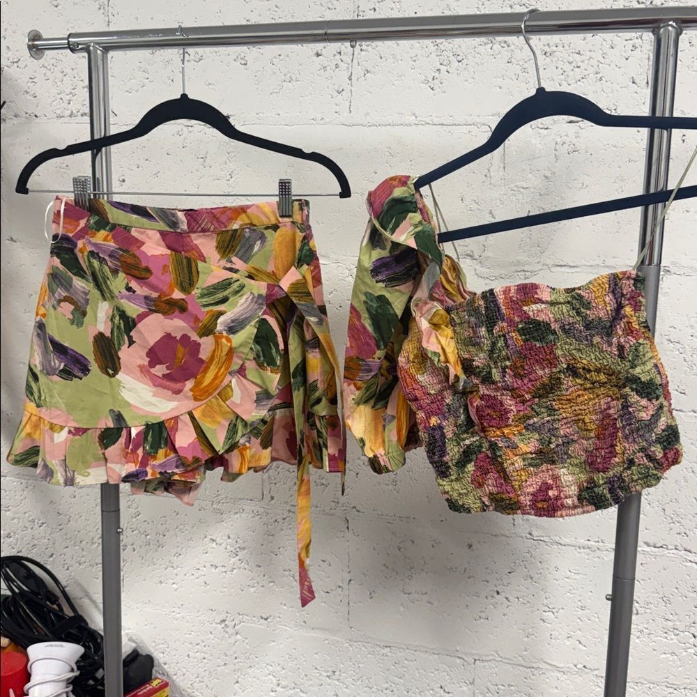 Zara Multicolor Floral Mini Skirt & One Shoulder Crop Top Set Worn Once - Small